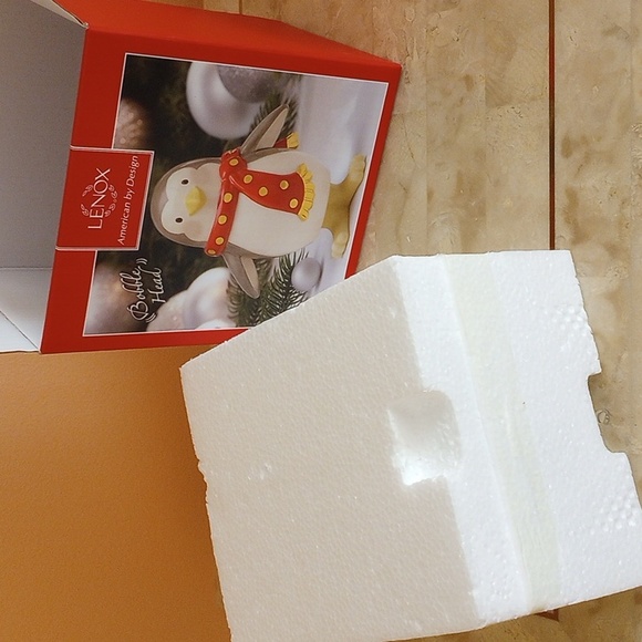 Bobble Head Penguin by LENOX - Winter into Spring - Picture 4 of 9